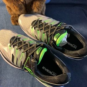 Saucony Men’s Hurricane ISO 2 Running Shoe 15W